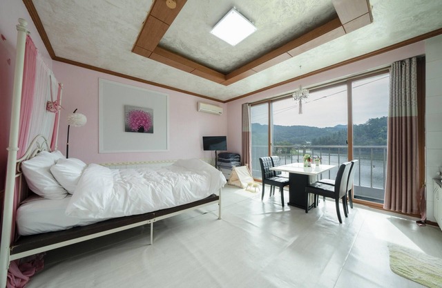Yangpyeong Sky&lake pet Friendly Pension