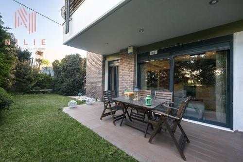 Yasmine, Nilie Hospitality MGMT