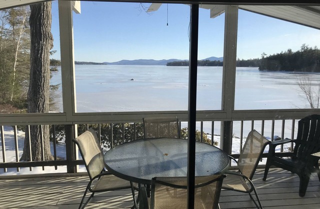 Year Round Lakefront Private Getaway!