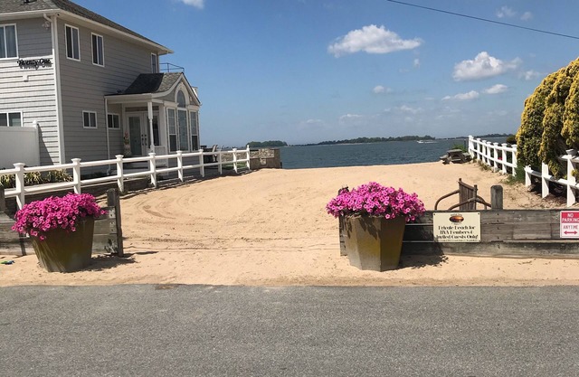 Year-Round Waterview 4 Beds, 2 Baths, Sleeps 13 with Linens & Towels Included