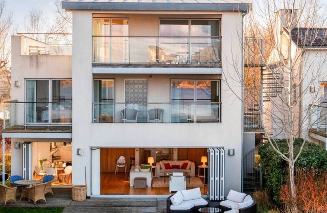 Yellowhammer · Yellowhammer - CW8 - Lakeside Spa Property