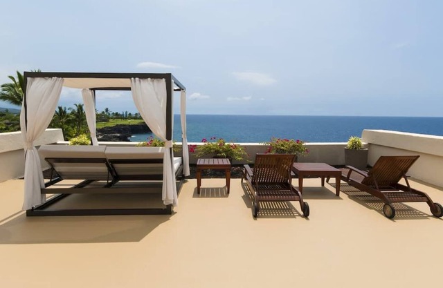 You Found It! Kailua-Kona Getaway! 3 Modern Units, 4 Min. Walk to Haleo Luau!