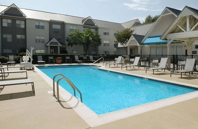 You Found it! Three Relaxing 2BR Suites, Swimming Pool, Free Parking & Breakfast