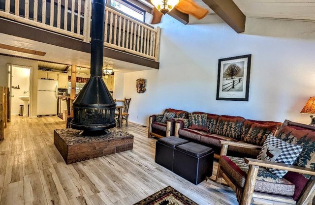 Your All-Season Chalet Basecamp – A/C + Unmatched Location!