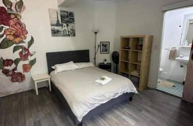 Your B&B steps into Oxford St