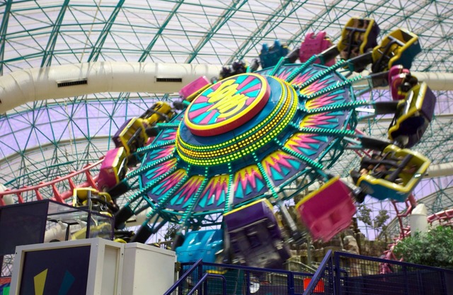 Your Oasis in the Heart of Summerlin! 2 Comfortable Rooms! Outdoor Pool!