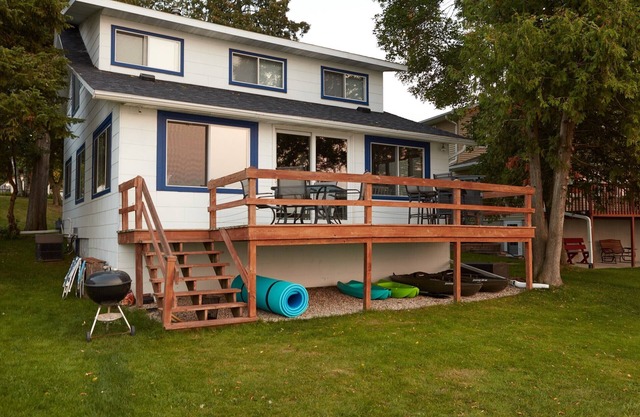 Your Perfect Fall Weekend — Fireplaces, Fall Colors & Lake Views