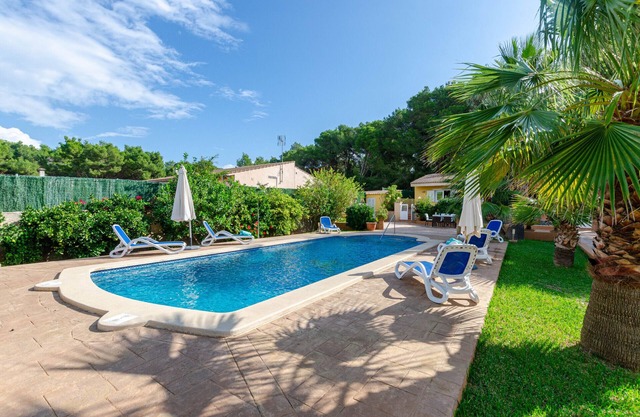 YourHouse Oratge, lovely house with private pool near the beach