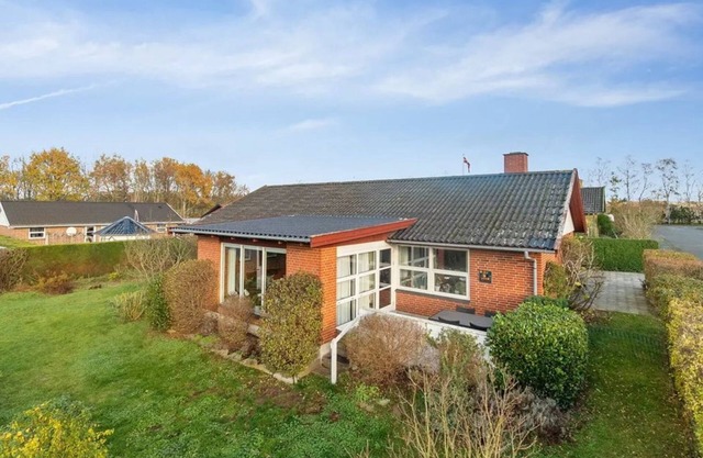 "Yrjö" - 1km from the sea by Interhome