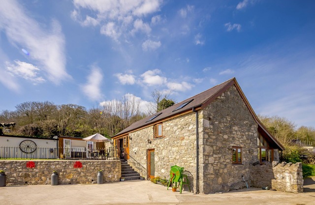 Ysgubor y Graig - Two Bedroom House, Sleeps 4