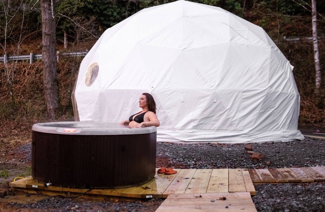 Yurt Experience - Hot Tub - Creekside - Private Pond-