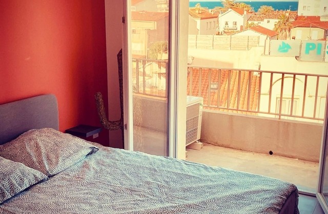 Zen Apartment - Unobstructed view, walking distance to the beach, air conditioning, Wi-Fi & parking
