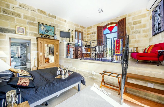 Zen Hideaway in Self-Catering Penthouse Suite with communal pool (self-catering)