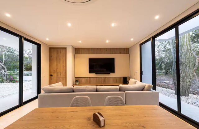 "Zen House in the Baru Islands".