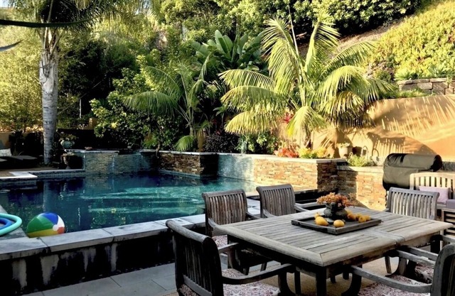 Zen Vibes-private pool, spa, central location.