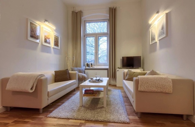 Zentrumsnah und Trotzdem im Grünen Eingerahmt von Zwei Großzügigen Parkanlagen