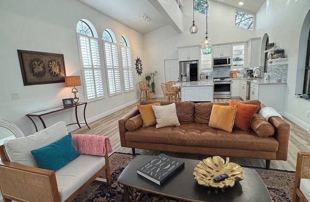 Zephyr House in Zeus Park - Walk to Beach & Dining, Game Room, Screen Patio Boho