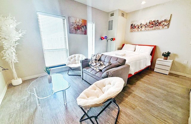 Zesty Orange Abode (438)