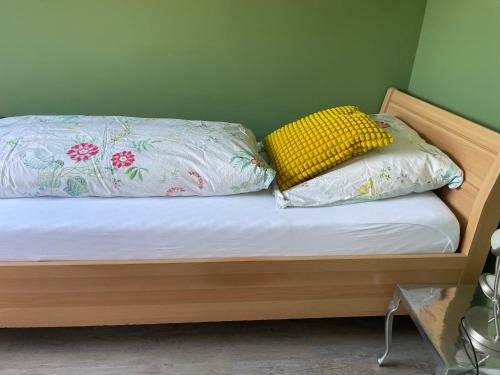 Zimmer mit zwei Einzelbetten