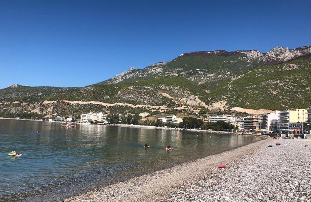 Zwei-Zimmer-Appartement Loutraki, 80m Fußweg zum Strand und Promenade