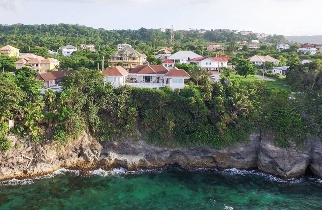 ZYANI Boutique Resort Breathtaking Seaside location Chef, Massage therapist,