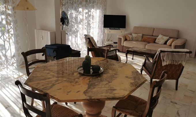 Cap-d'Antibes Apartment | à 5 Minutes à Pied de la mer