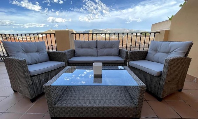 Armilla Apartment | Ático con vistas a Sierra Nevada