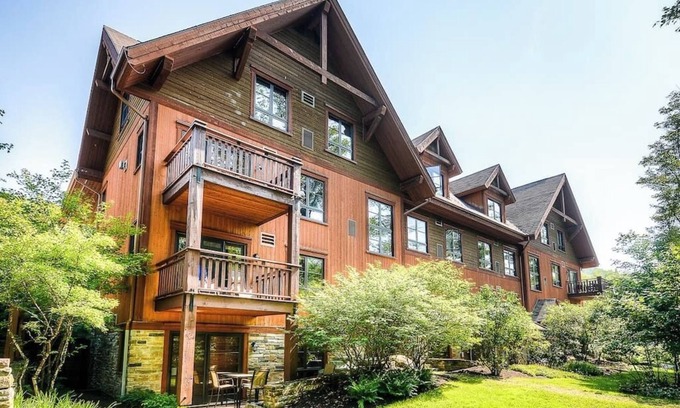 Versant Soleil Apartment | Étoile du Matin: Tremblant Luxury Ski In/Ski Out