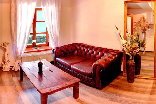 Stirin Hotel | Štiřínská stodola u Prahy