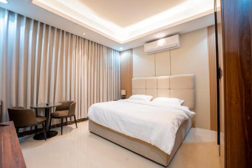 Qurtubah Apartment | استوديو فندقي بموقع مميز "مرفق ضيافة سياحية خاصة"- دخول ذاتي