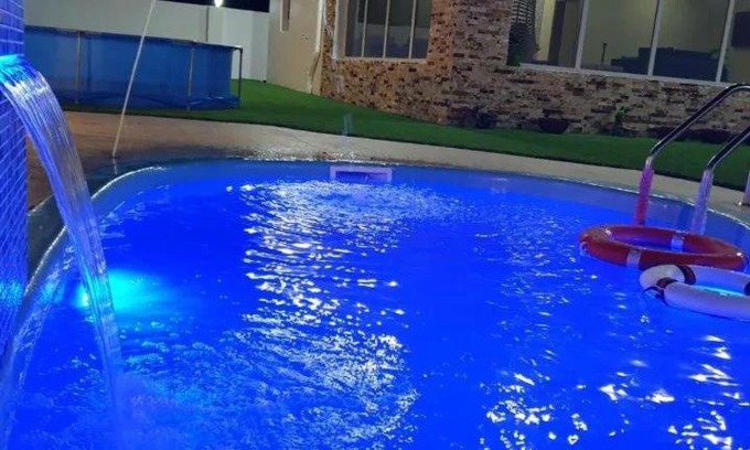 Ash Sharqiyah North Governorate Ski Chalet | الكهرمان