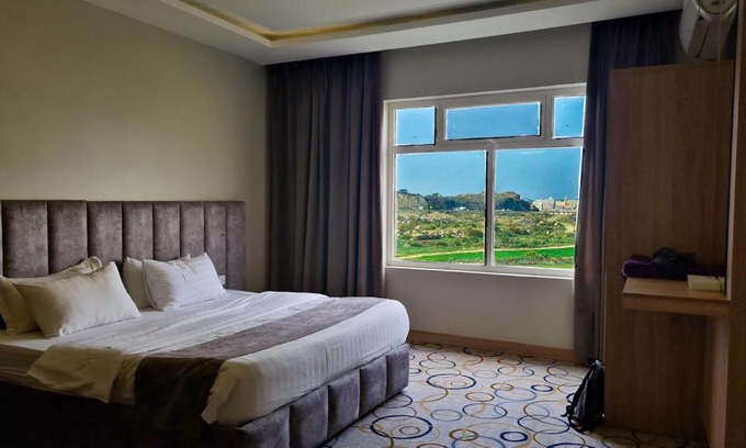 Abha Hotel | جولدن العرين للشقق الفندقية
