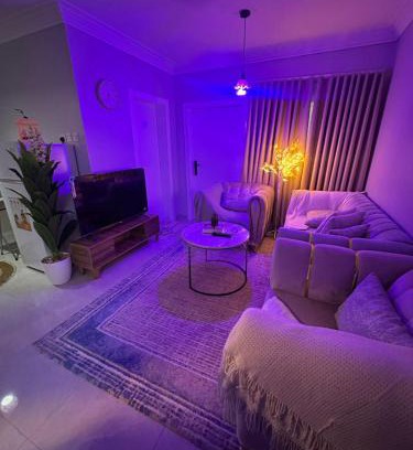 Khamis Mushait Hotel | شقة حديثة تقع بالقرب من البوليفارد والاماكن التجارية والسياحية خلف الهارتيز والغنيم اسكوير