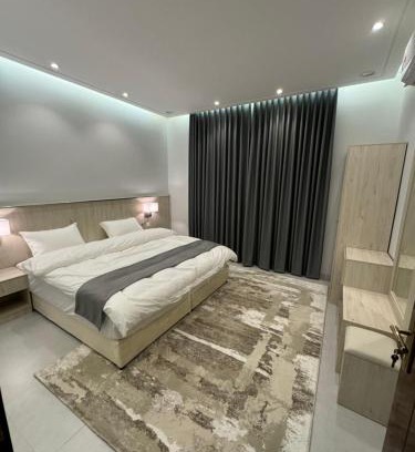 Al Kura Apartment | غرفه وصاله ومطبخ بأثاث فندقي جميل