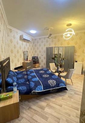 Al Koudh Apartment | غرف نوم في الخوض