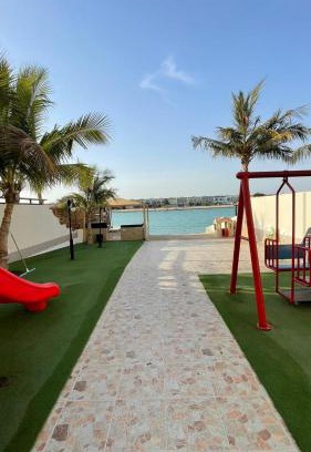 Dhahban Ski Chalet | فيلا السعادة بشاطي خاص درة العروس