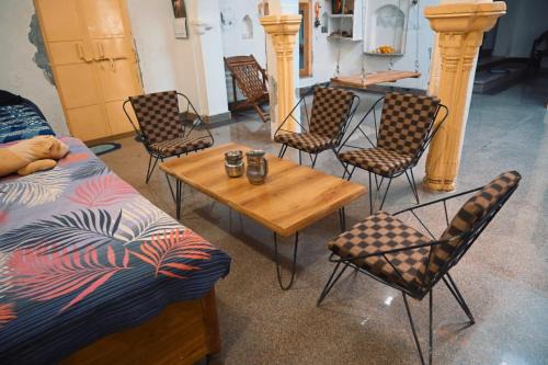 Sadabad House | दाऊजी ब्रज धाम आस्था और शांति