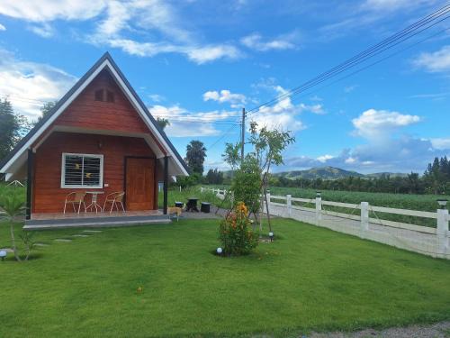Suan Phueng Resort | บ้านน้ำผึ้ง