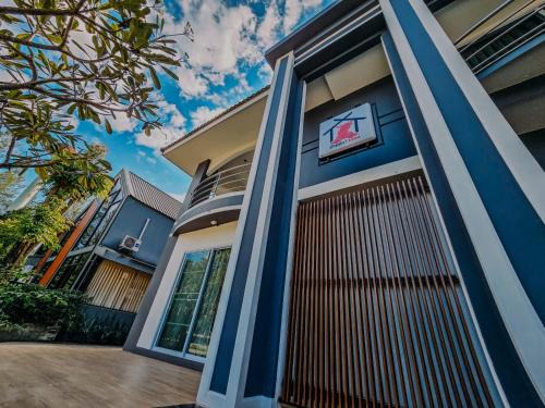 San Kamphaeng Villa | พูลวิลล่าเชียงใหม่ บ้านดำวัวแดง