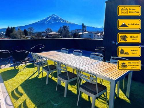 Fujikawaguchiko House | ヴィラ山間堂Premier Garden Villa BBQ Bonfire Fuji view Annovillas Sankando