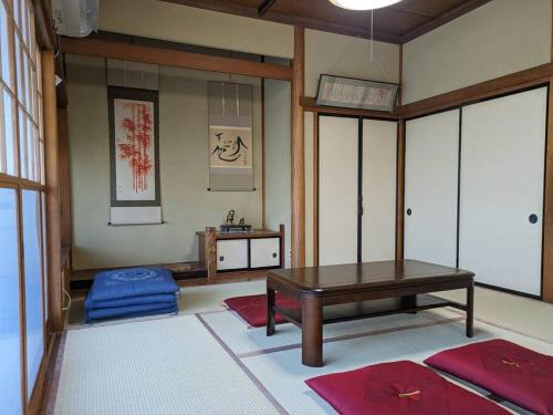 Iwafune Apartment | 古民家一軒貸切/BBQコンロ・プラレール貸出/無料パーキング [しずこのいえ]