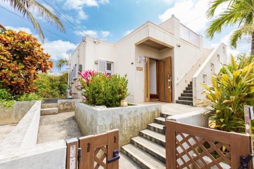 Miyakojima Apartment | 星空テラス BBQセット 宮古そば付き貸切ヴィラ Resort Villa ManMaka