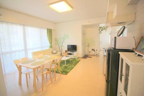Yamachi Apartment | 沖縄ライフインゼファー Okinawa Totoro House