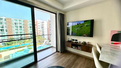 Chiang Mai Apartment | 清迈一号公寓泳池环绕