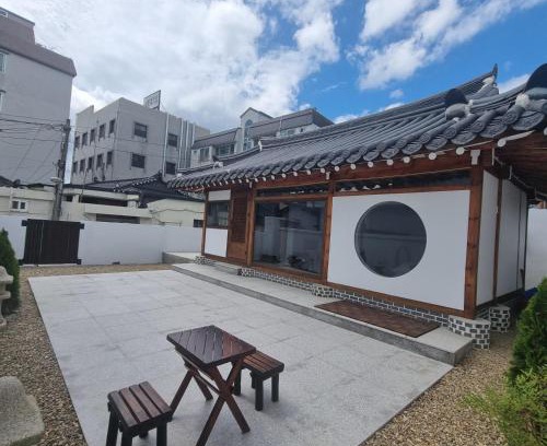 Gyeongju House | 이손한옥,대형자쿠지,무료자전거,자동커피머신 등,마음을 쉬어가는공간