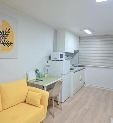 Seongnae-dong Apartment | 천호역깨끗한원룸
