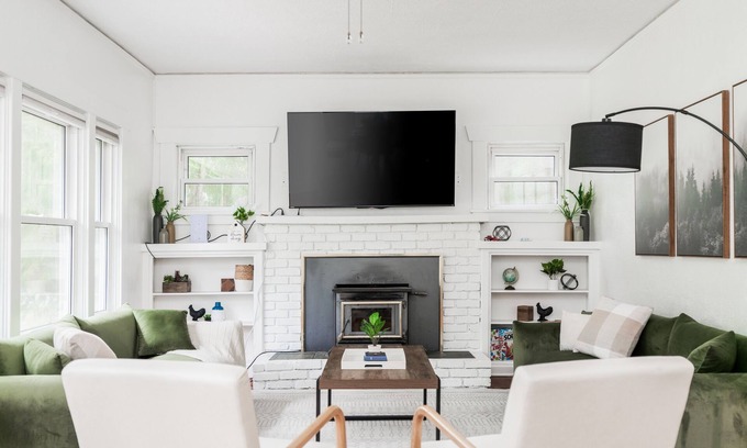 Forks House | π» Elegant Forest Retreat π» Starlink, Gourmet Coffee, Outdoor BBQ