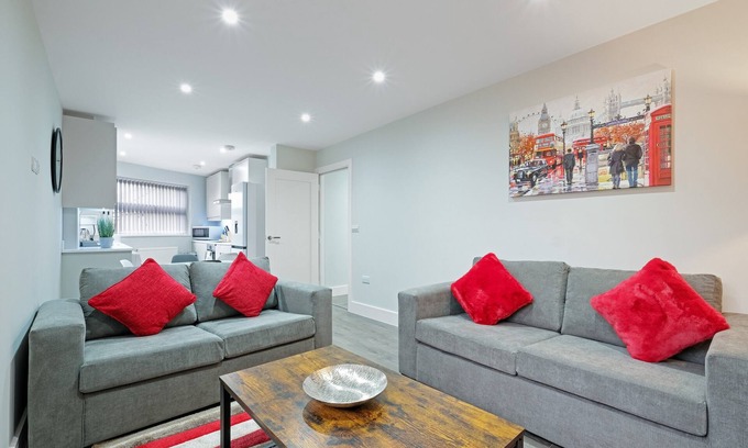 Shepperton Apartment | 04 - Crown Place 3 Bedroom Luxury Apartment