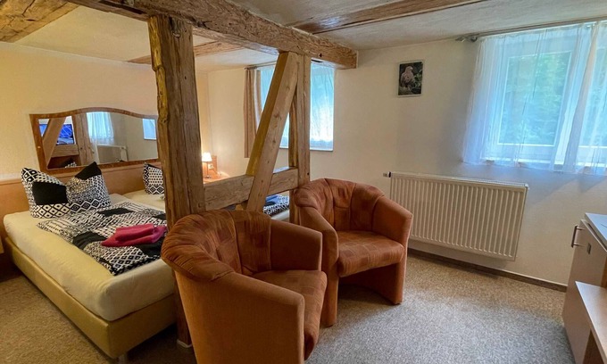 Dobbertin Apartment | 04 double room overlooking park and fish ladder - Insel-Hotel Dobbertin