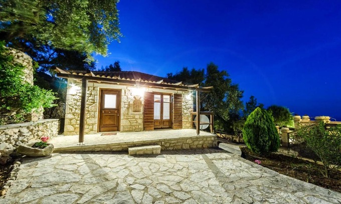 Skinaria House | 1 Bd Family Suite In Zakynthos